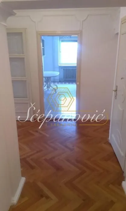 Prodaja, četvorosoban stan, 104m², Centar, Novi Sad