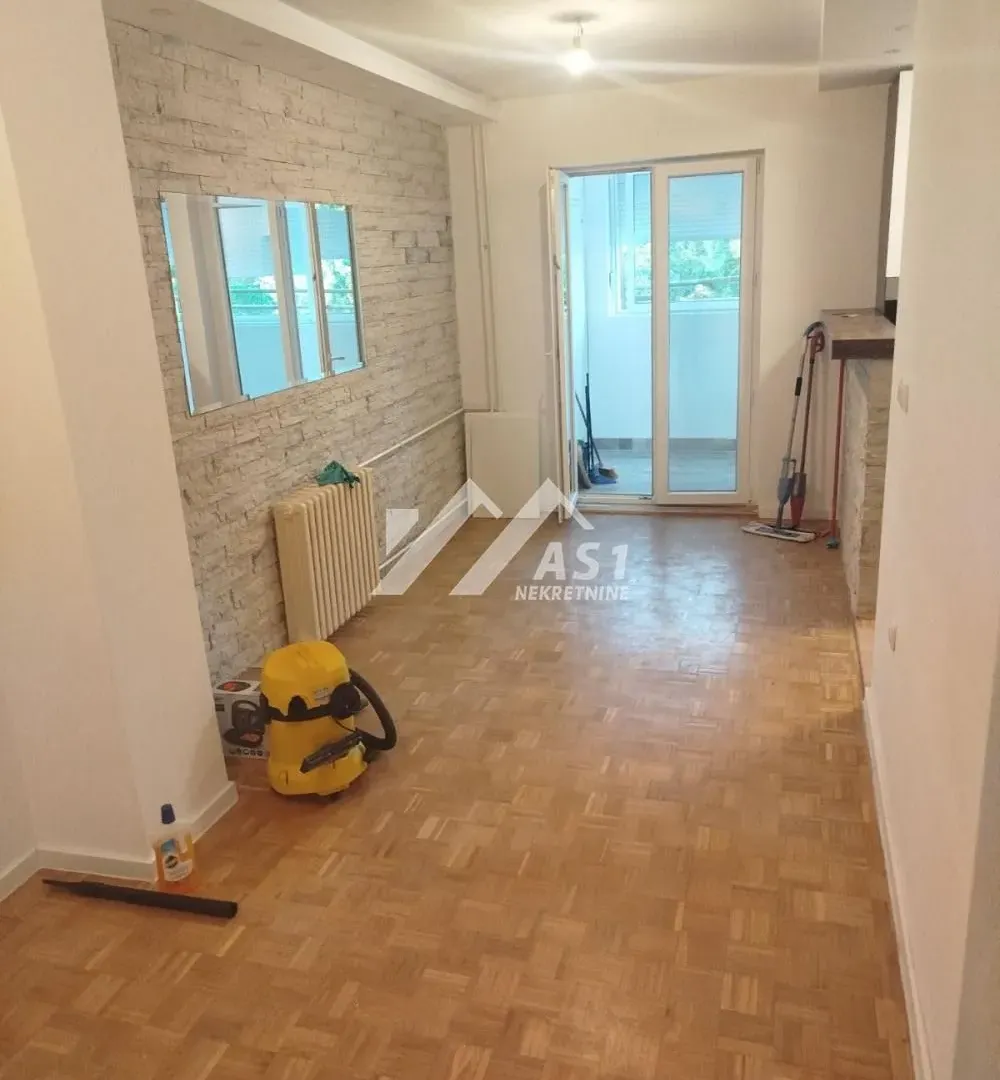 Daily-rent, three bedroom apartment, 92m², Banatić, Novi Sad Sve Podlokacije