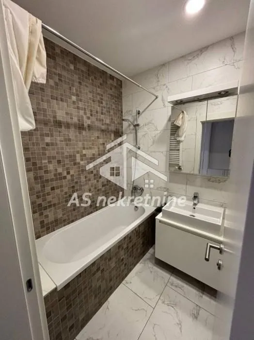 Izdavanje, jednosoban stan, 42m², Novi Beograd Blok 65, Novi Beograd Sve Podlokacije