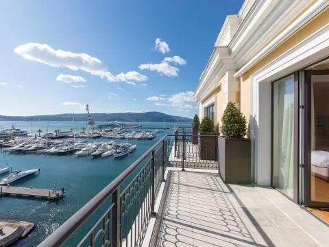 Sale, three bedroom apartment, 236m², Porto Montenegro, Tivat - image 2