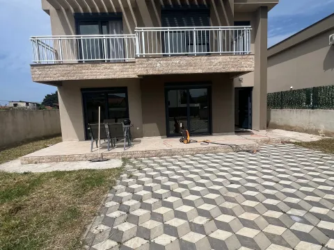 Rent, house, 220m², Polje, Bar - image 2