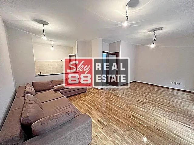 Izdavanje, trosoban stan, 81m², Vračar Hram, Vračar Sve Podlokacije
