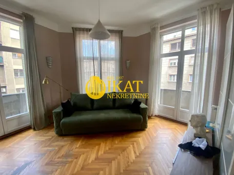 Rent, four bedroom apartment, 130m², Stari Grad, Beograd