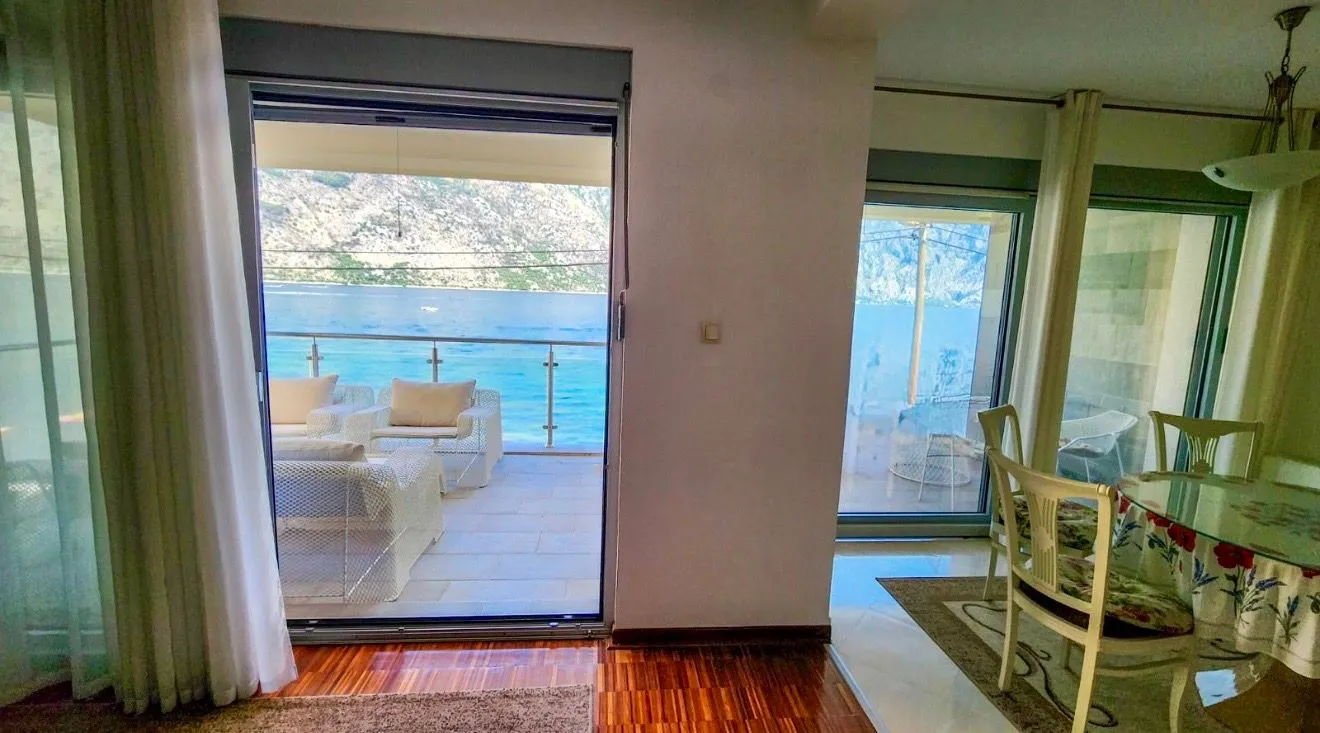 Sale, two bedroom apartment, 105m², Stoliv, Kotor