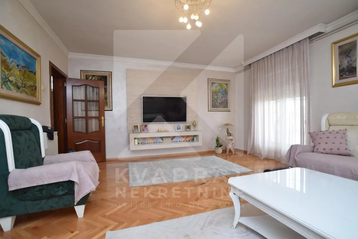 Rent, house, 370m², Zagorič, Podgorica