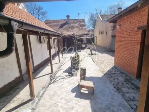 Rent, house, 83m², Zemun Gornji Grad, Zemun Sve Podlokacije - image 4