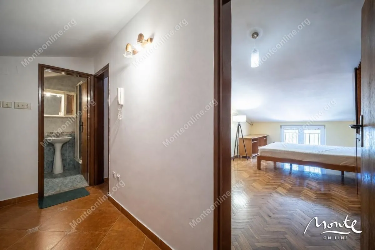 Sale, three bedroom apartment, 88m², Dobrota, Kotor