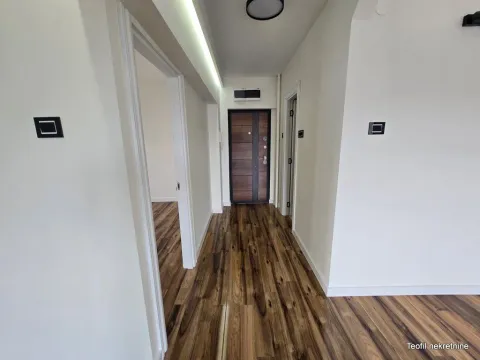 Prodaja, trosoban stan, 75m², Južni Bulevar, Vračar Sve Podlokacije - image 5