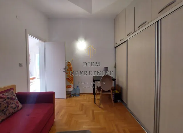 Prodaja, dvosoban stan, 62m², Dobrota, Kotor