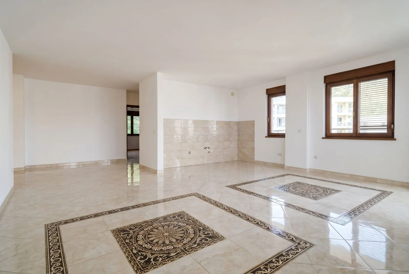 Prodaja, trosoban stan, 210m², Bečići, Budva