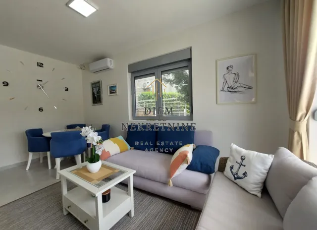 Izdavanje, jednosoban stan, 46m², Pod Kuk, Tivat