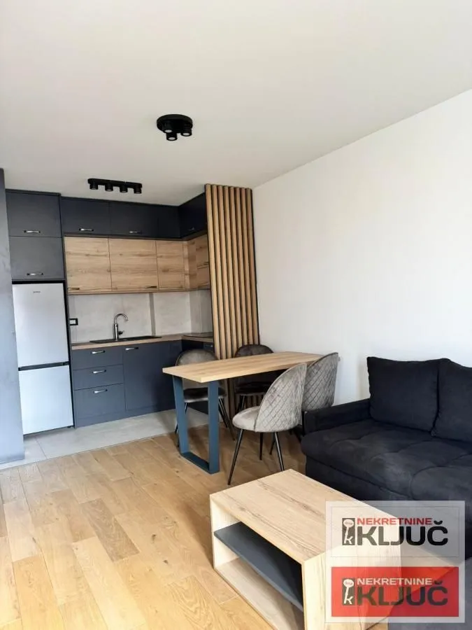 Izdavanje, jednosoban stan, 42m², Sajmište, Novi Sad
