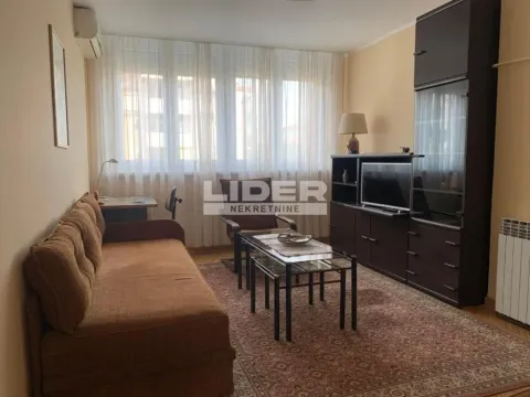 Izdavanje, trosoban stan, 73m², Stari Grad, Beograd - image 3