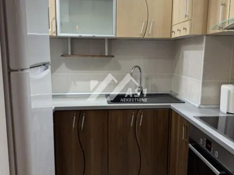 Izdavanje, trosoban stan, 62m², Bulevar Evrope, Novi Sad Sve Podlokacije - image 4