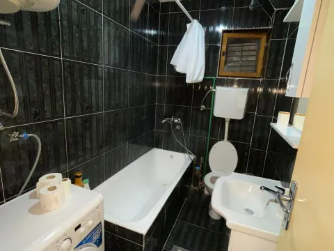 Izdavanje, jednosoban stan, 40m², Podkošljun, Budva - image 6