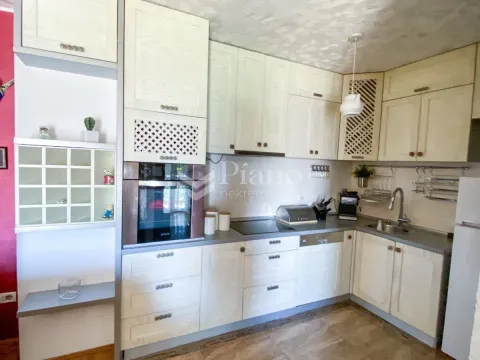 Rent, two bedroom apartment, 55m², Podgorica, Crna Gora - image 8