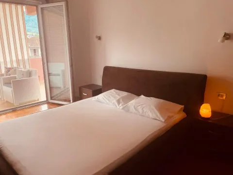 Izdavanje, jednosoban stan, 84m², Tivat, Crna Gora - image 11