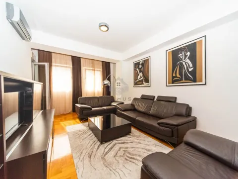 Izdavanje, jednosoban stan, 53m², City Kvart, Podgorica - image 1