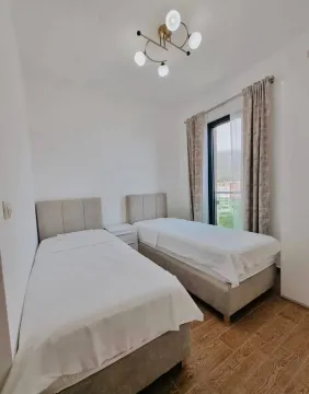 Rent, two bedroom apartment, 85m², Bečići, Budva - image 9
