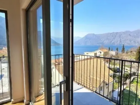 Prodaja, trosoban stan, 109m², Dobrota, Kotor - image 9