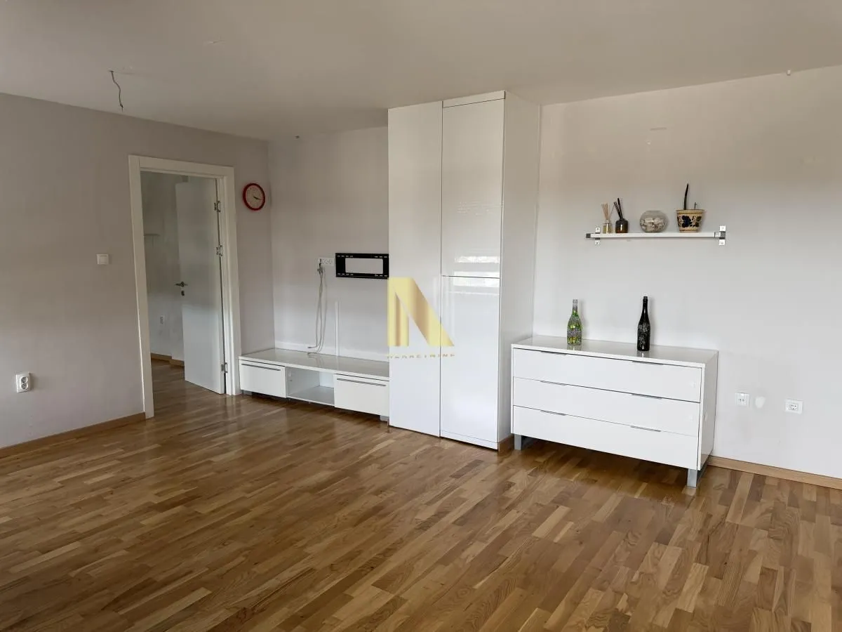 Prodaja, dvosoban stan, 61m², Novo naselje, Novi Sad