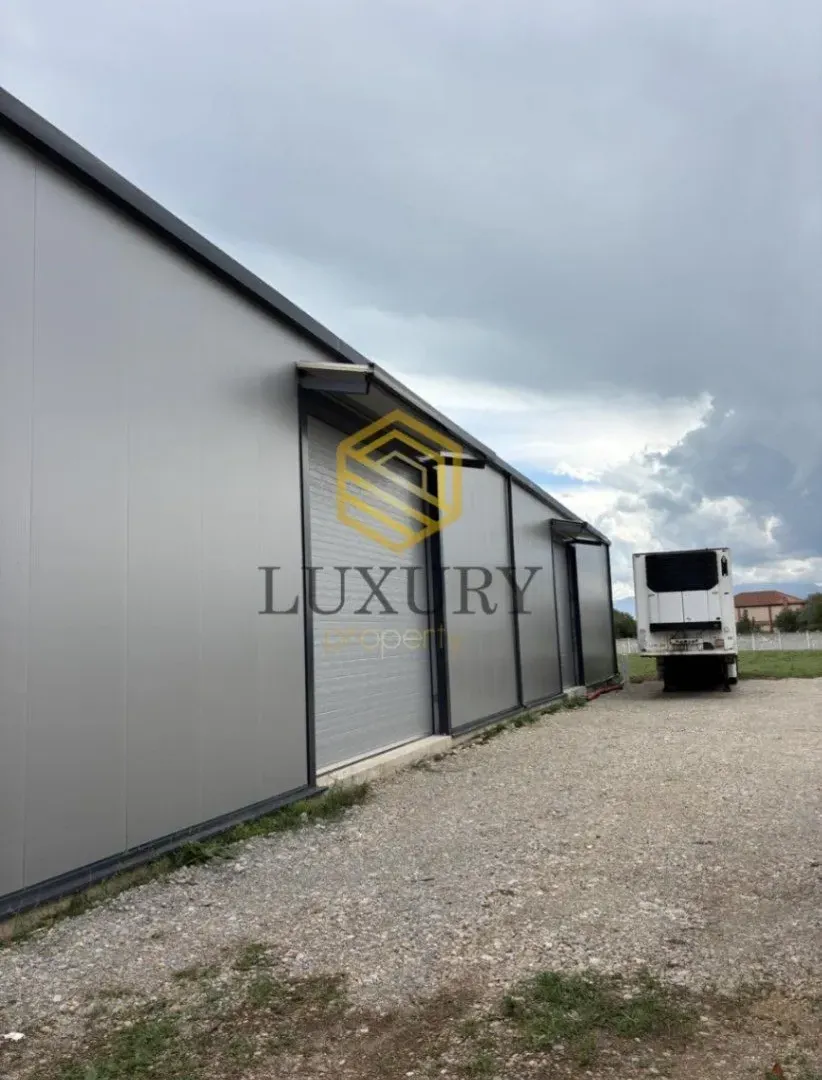 Rent, office space, 500m², Golubovci, Podgorica