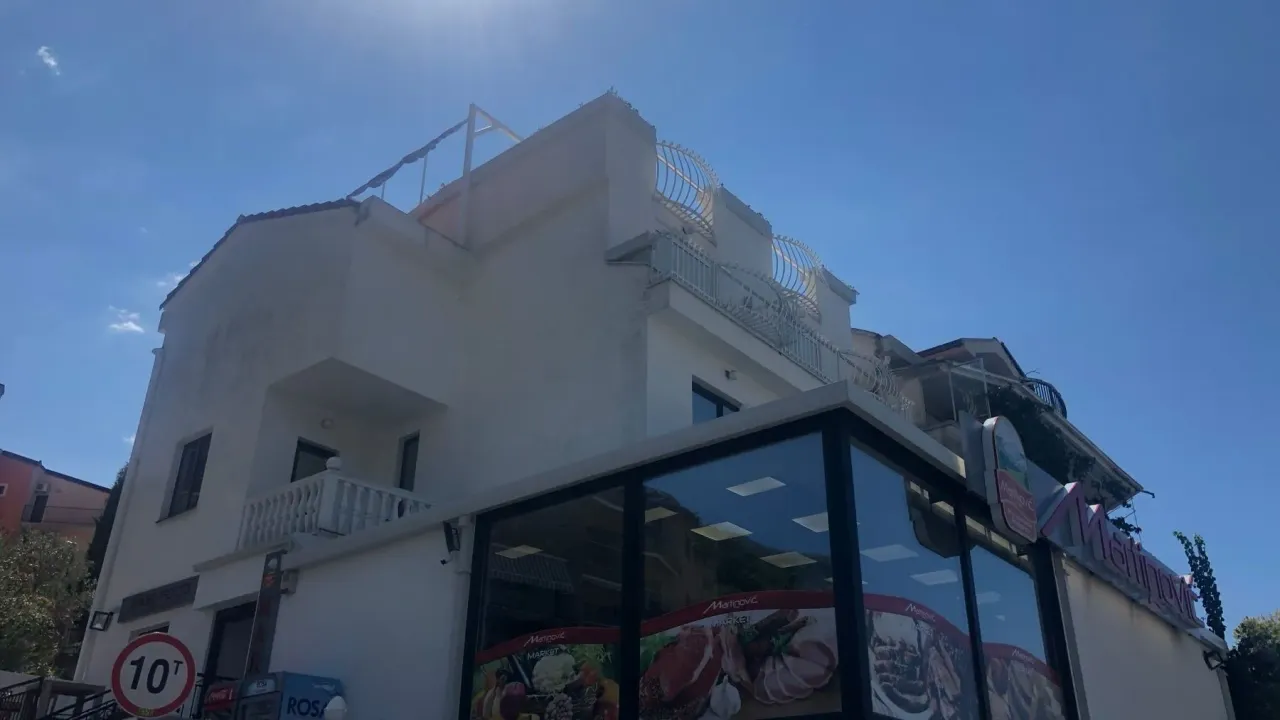 Izdavanje, poslovni prostor, 160m², Kamenovo, Budva