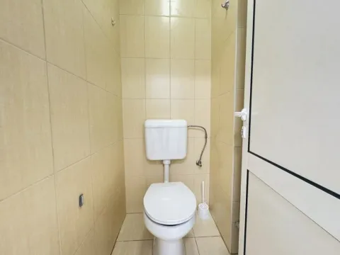 Izdavanje, poslovni prostor, 23m², Stari Aerodrom, Podgorica - image 4