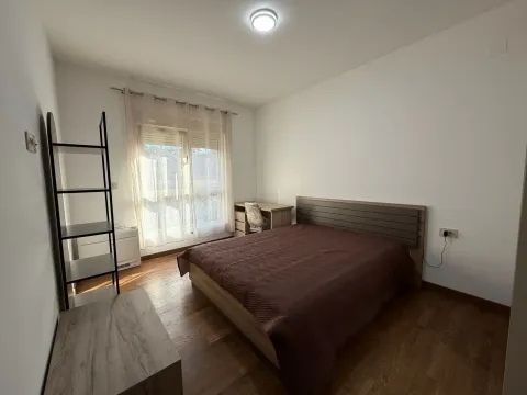 Izdavanje, jednosoban stan, 42m², Centar, Budva - image 4