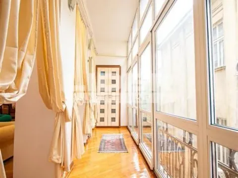 Rent, four bedroom apartment, 160m², Stari Grad, Beograd