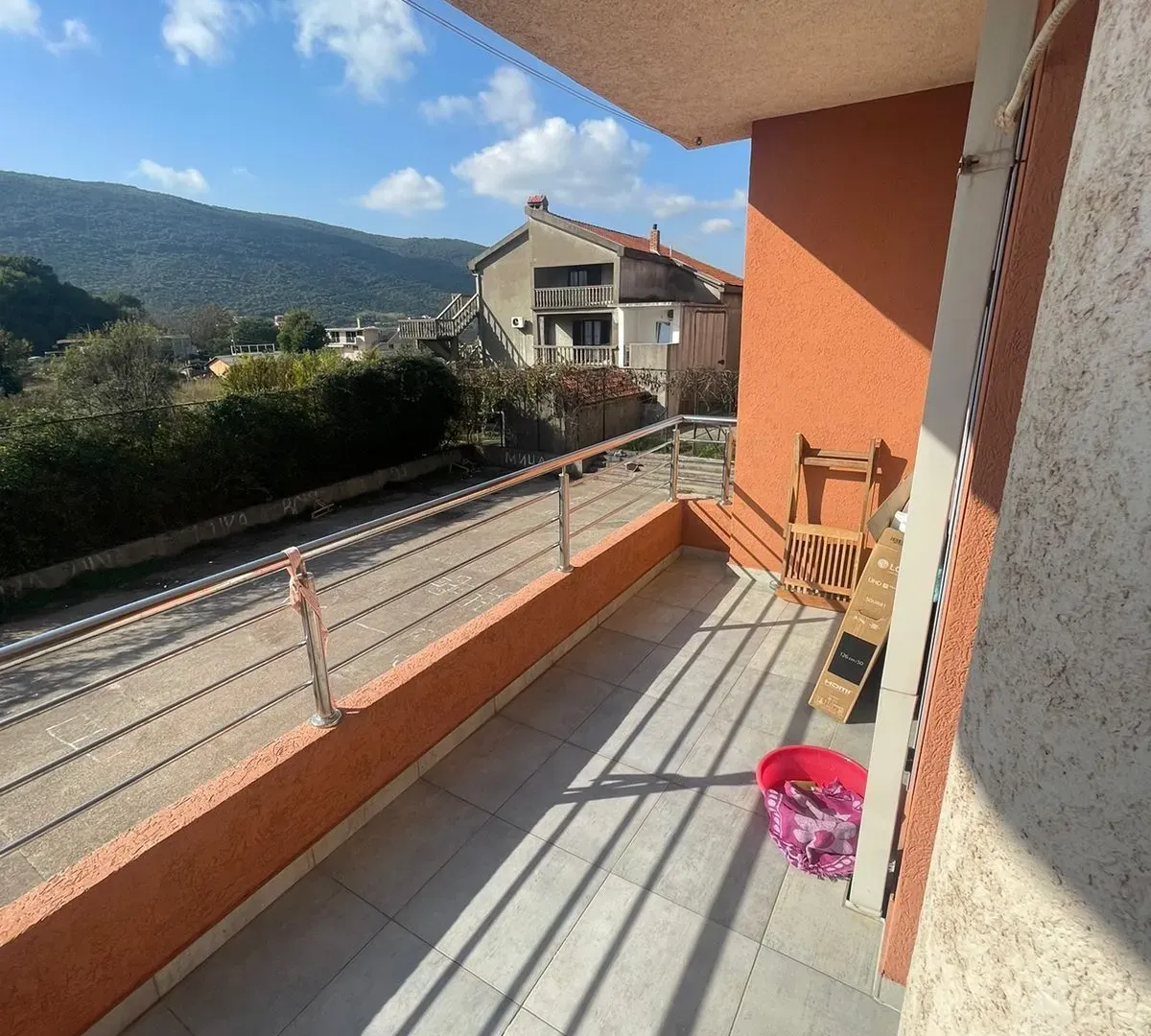Prodaja, dvosoban stan, 85m², Lastva Grbaljska, Kotor