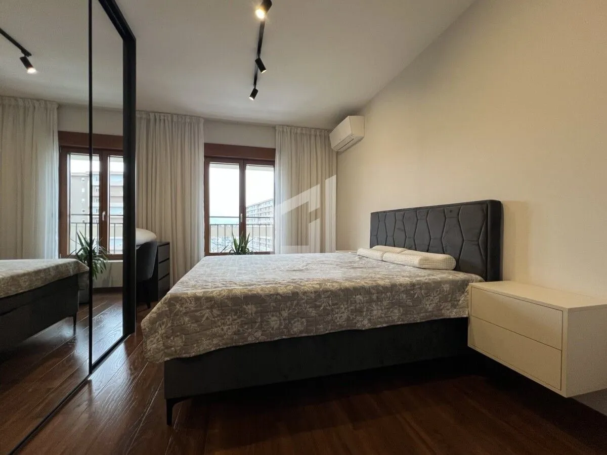 Izdavanje, trosoban stan, 96m², Master Kvart, Podgorica