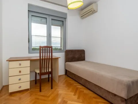 Rent, two bedroom apartment, 60m², Pod Goricom, Podgorica - image 7