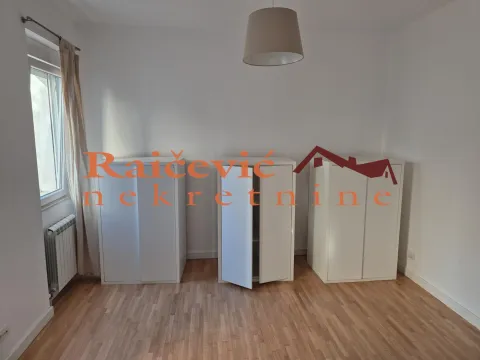 Izdavanje, trosoban stan, 98m², Stari Grad, Beograd - image 9