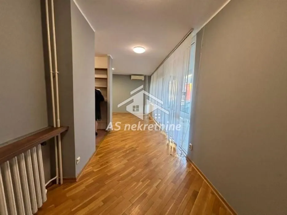 Izdavanje, trosoban stan, 73m², Novi Beograd Blok 22, Novi Beograd Sve Podlokacije