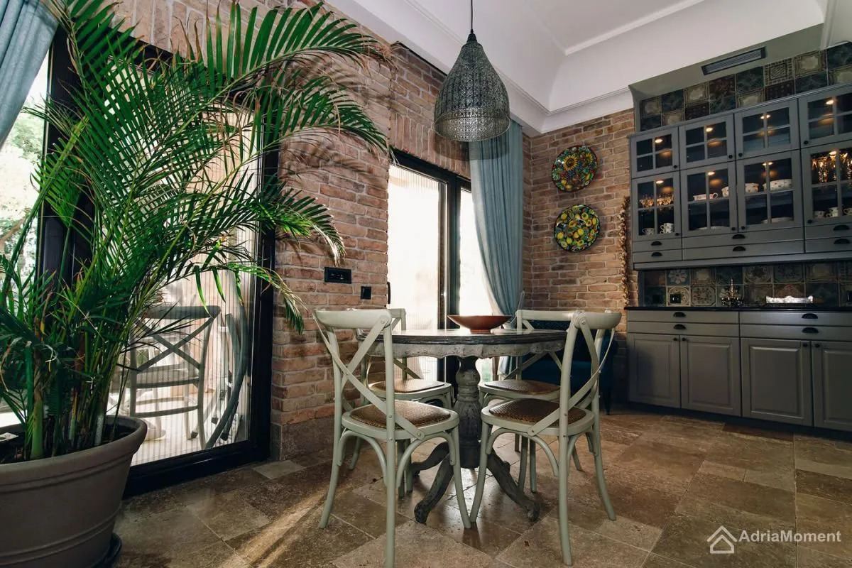 Prodaja, kuća, 550m², Reževići, Budva