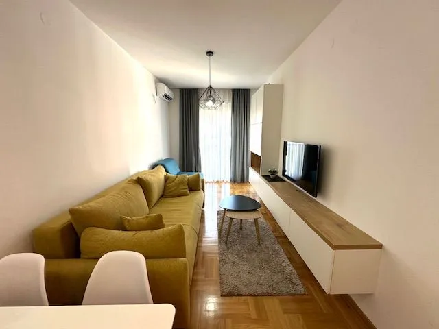 Rent, one bedroom apartment, 40m², Velji Vinogradi, Budva