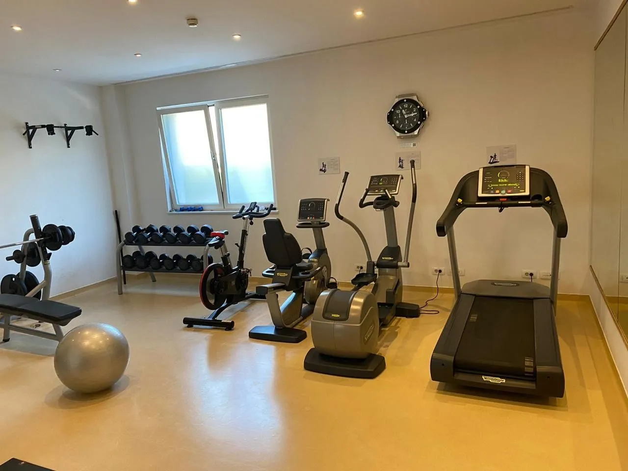 Izdavanje, jednosoban stan, 117m², Porto Montenegro, Tivat