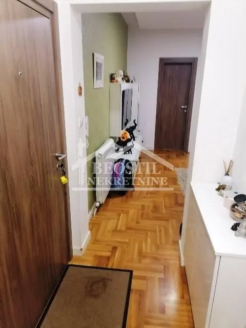 Prodaja, trosoban stan, 80m², Ledine, Beograd
