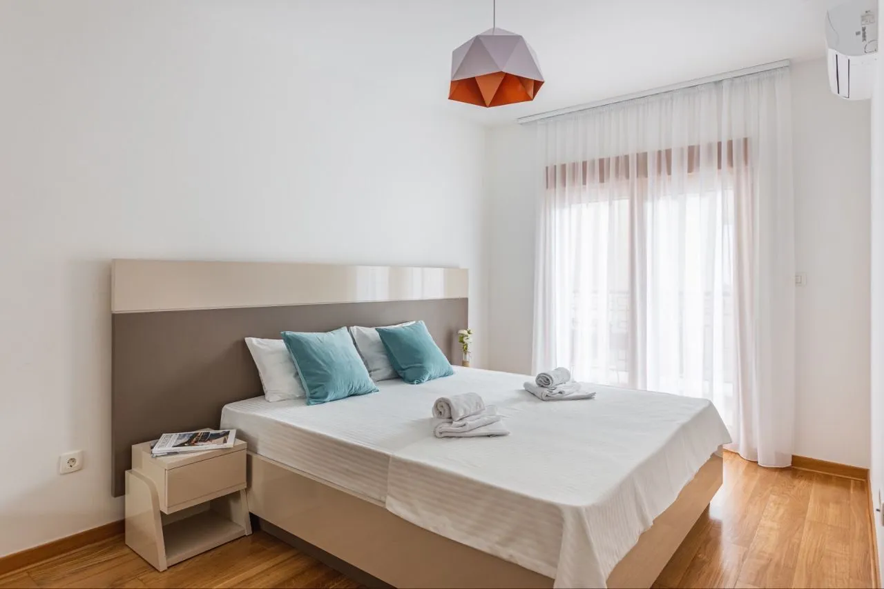 Izdavanje, dvosoban stan, 62m², Pržno, Budva