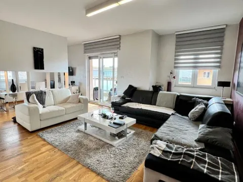 Prodaja, trosoban stan, 119m², City Kvart, Podgorica - image 1