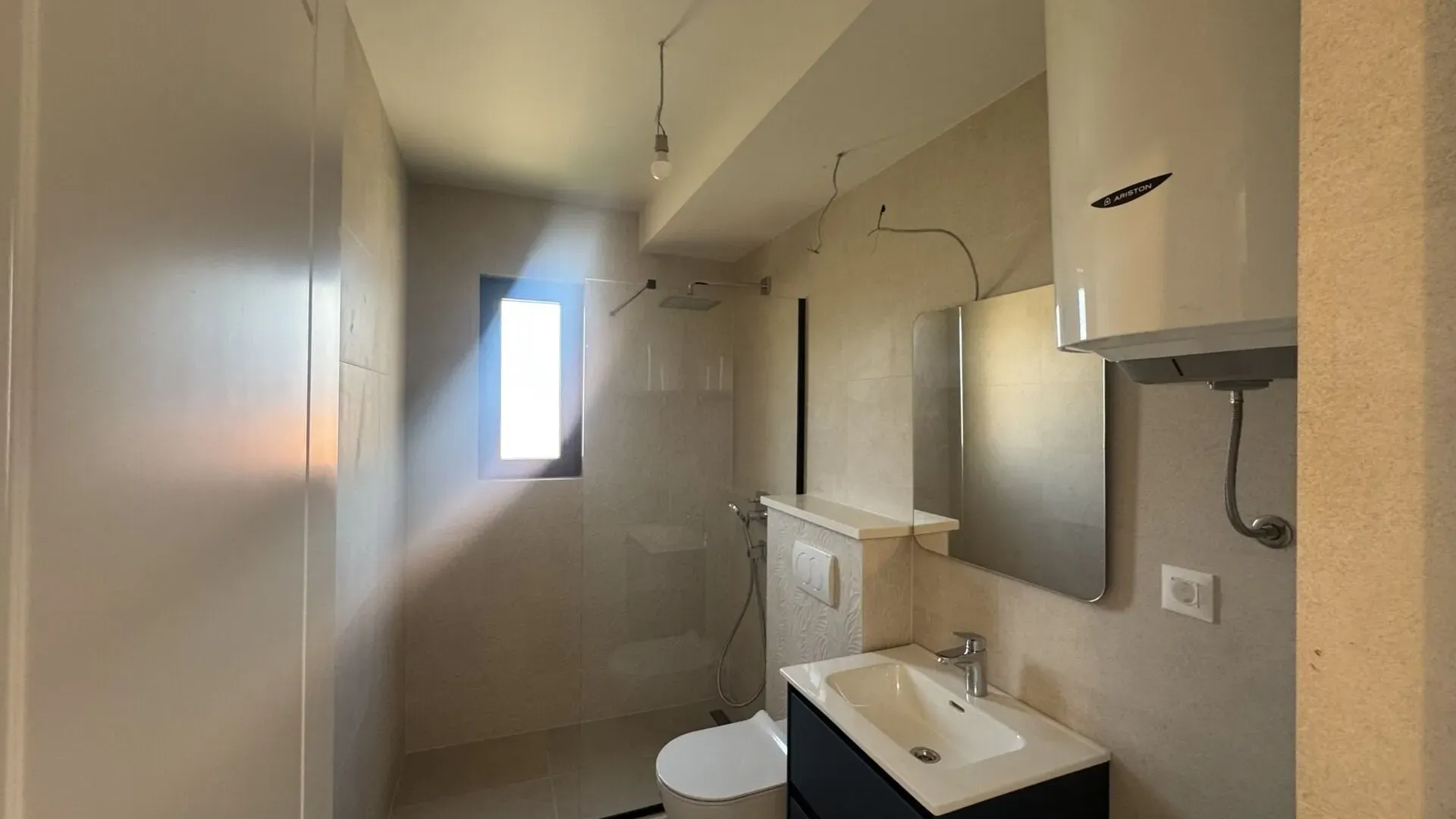 Prodaja, trosoban stan, 100m², Obala Đuraševića, Tivat