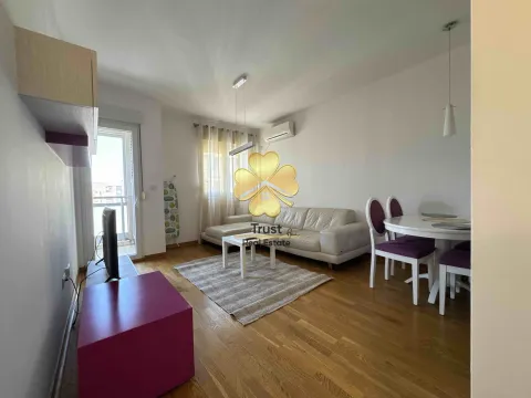 Izdavanje, jednosoban stan, 45m², City Kvart, Podgorica
