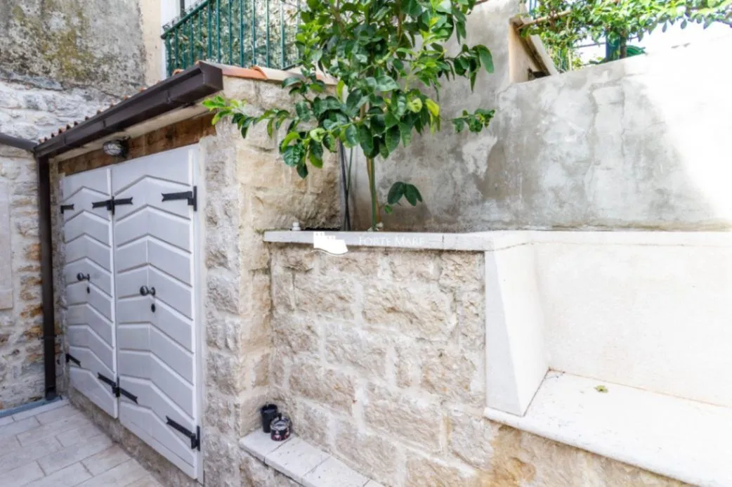 Prodaja, dvosoban stan, 68m², Srbina, Herceg Novi