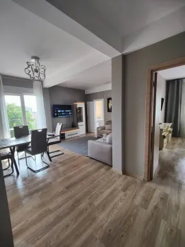 Rent, two bedroom apartment, 75m², Bečići, Budva - image 2