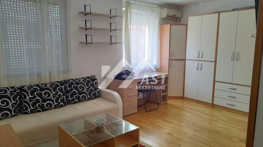 Izdavanje, stan, 25m², Grbavica, Novi Sad Sve Podlokacije