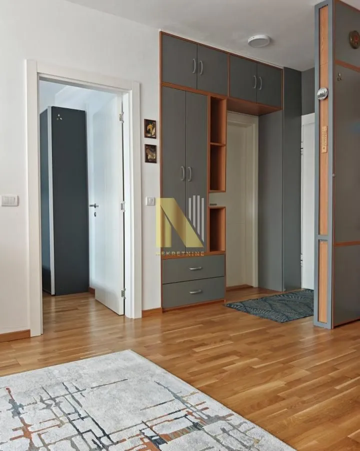 Izdavanje, dvosoban stan, 43m², Sajmište, Novi Sad