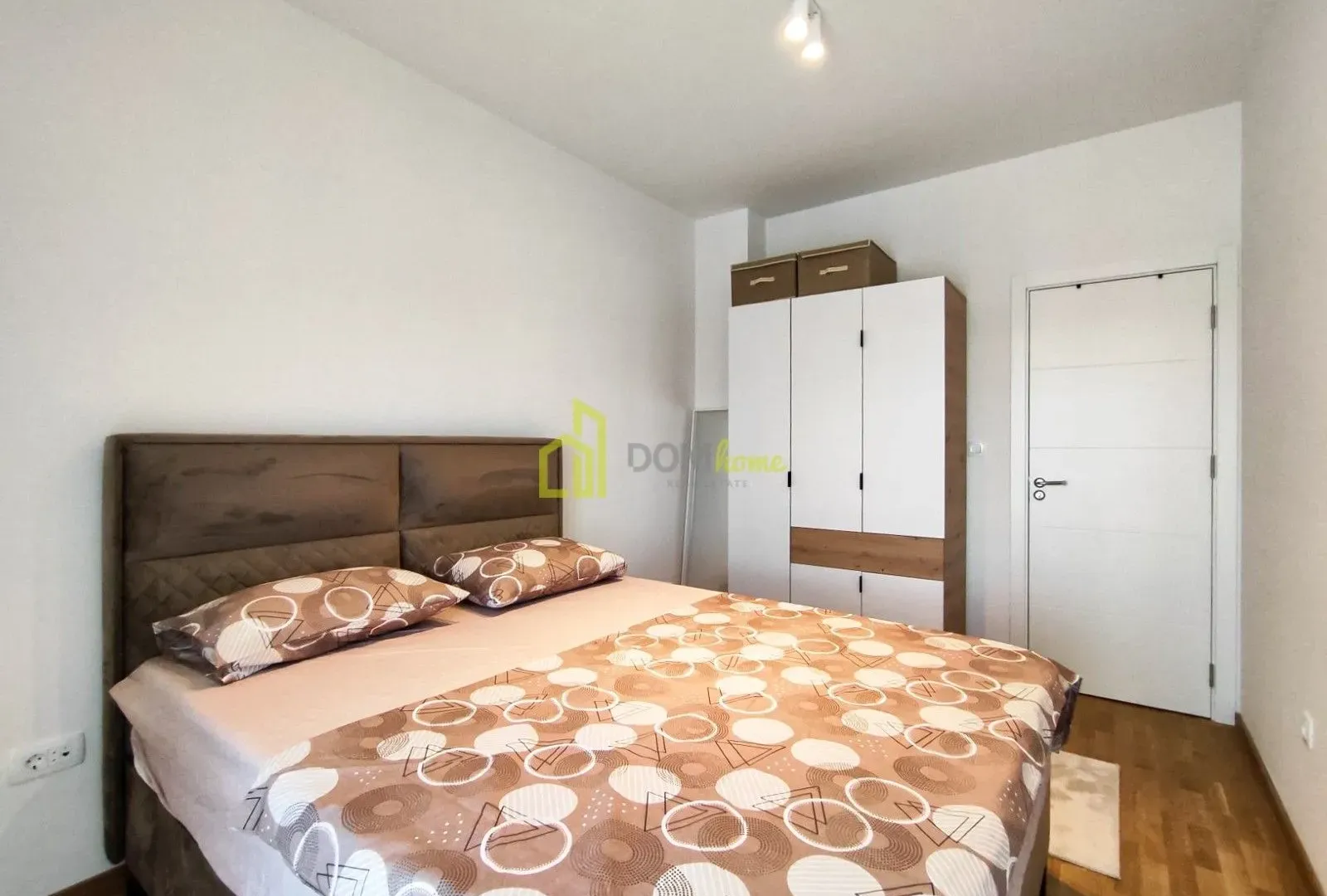 Izdavanje, jednosoban stan, 45m², Pobrežje, Podgorica