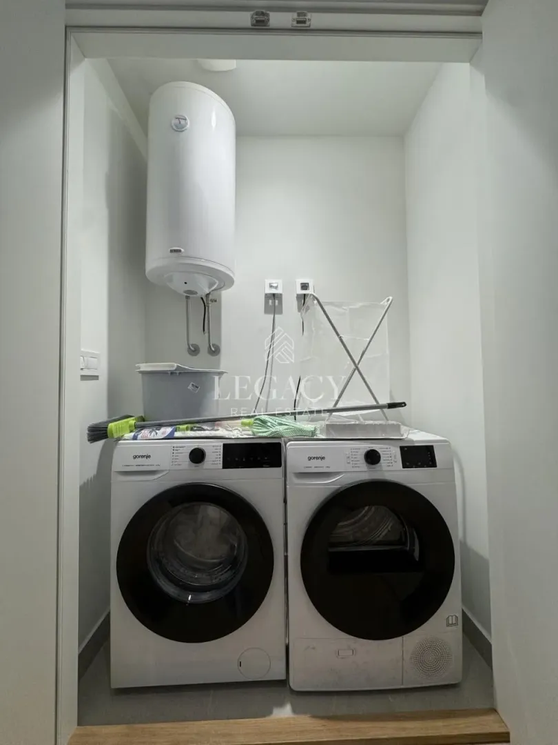 Izdavanje, dvosoban stan, 52m², Savski Venac, Beograd