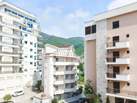 Stan in Bečići